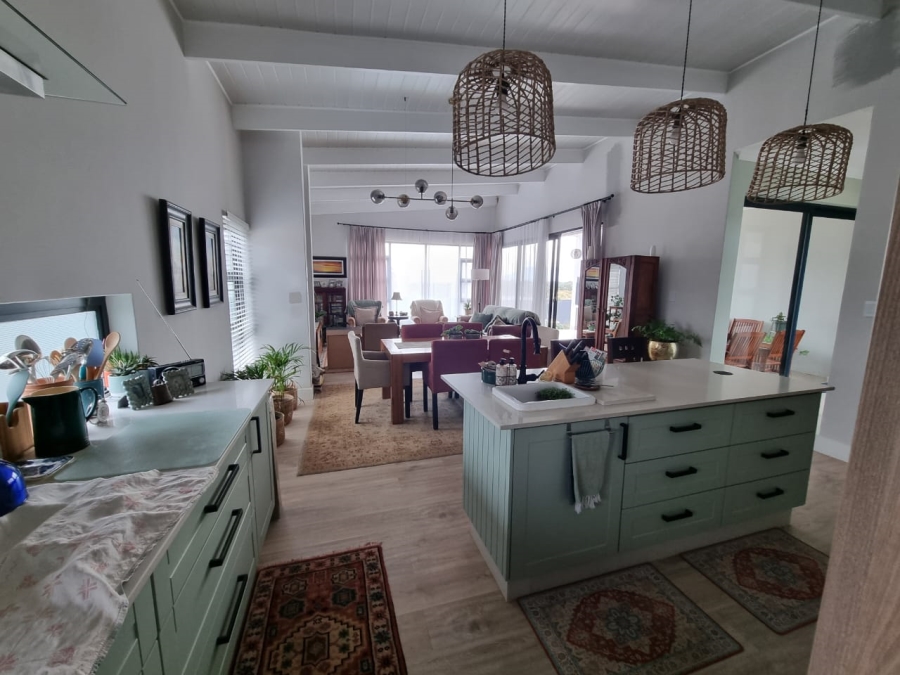 To Let 3 Bedroom Property for Rent in Redstone Private Country Estate North West